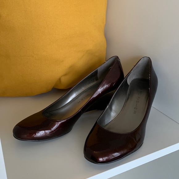 Marc Fisher - brown patent-style wedges, size 8, 2” heel, good used condition - Picture 2 of 11